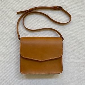 Portland Leather Goods Hawthorne Leather Crossbody Bag Tan
